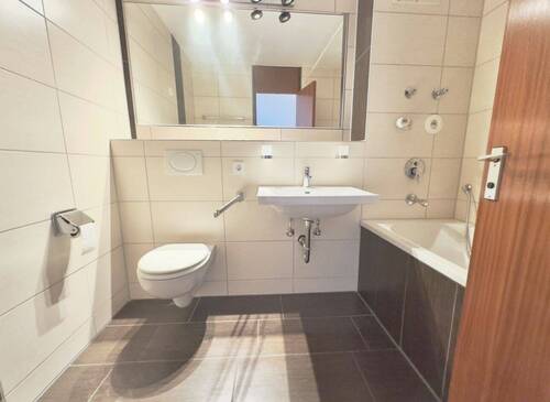 Badezimmer - Etagenwohnung mit 130,00 m² in Stuttgart zur Miete