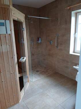 Bad mit Sauna - 