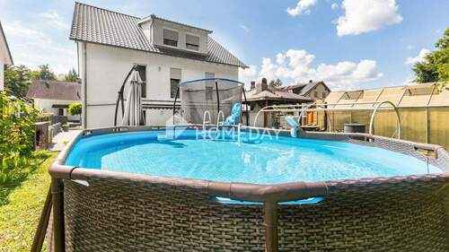 Pool - 9 Zimmer Einfamilienhaus in Kämpfelbach