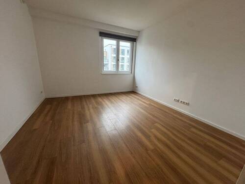Zimmer 2 - 