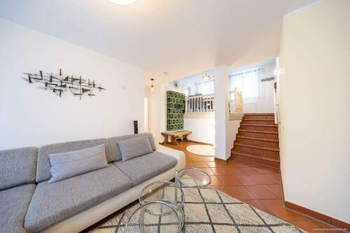 Erdgeschosseinheit: geräumiges Wohnzimmer - 