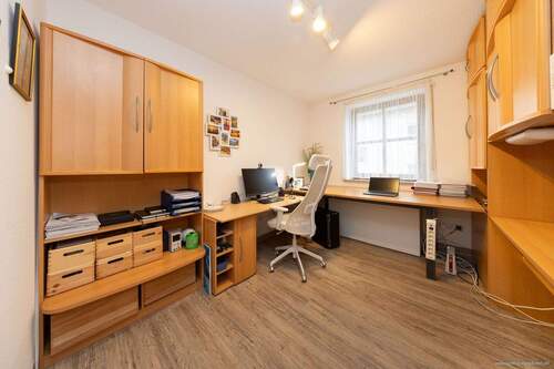 Einheit im Obergeschoss: ruhiges Arbeitszimmer - 