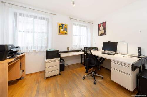 Einheit im Obergeschoss: ruhiges Arbeitszimmer - 
