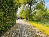 Auffahrt - 7 Zimmer Einfamilienhaus zum Kaufen in Poseritz
