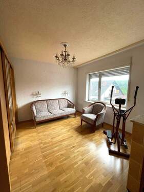 Zimmer 1. OG, Haus - Mehrfamilienhaus, Wohnhaus mit 324,00 m² in Völklingen zum Kaufen