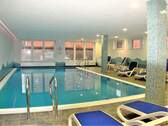 Freizeitbereich mit Schwimmbad - 