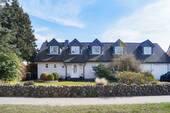 Hausansicht vorne - 9 Zimmer Einfamilienhaus zum Kaufen in Lohe-Rickelshof