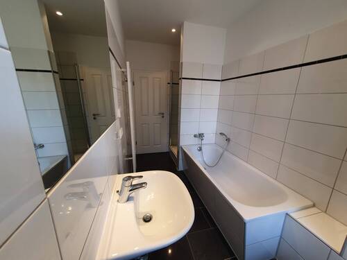 Bad 1 - Etagenwohnung mit 139,60 m&sup2; in Leipzig zum Kaufen