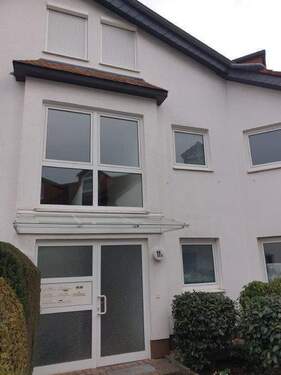 Hauseingang - 3 Zimmer Etagenwohnung zum Kaufen in Eschborn