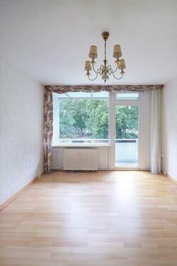 Zimmer mit Loggia - Kleine Wohnung mit Loggia und viel Potenzial direkt am Humboldt Forum