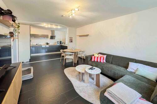 Wohnzimmer und offene Küche - 3 Zimmer Etagenwohnung in Kamen