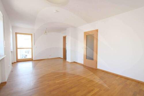 Wohnzimmer (1) - 1 Zimmer Etagenwohnung zum Kaufen in Geisenhausen