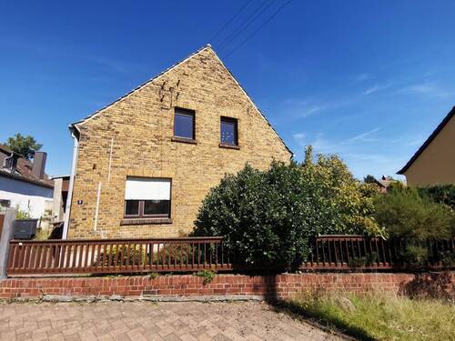 Hausansicht - 5 Zimmer Einfamilienhaus in Gossa