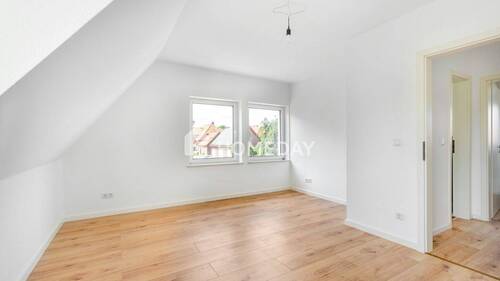 1. OG Schlafzimmer 1 - 