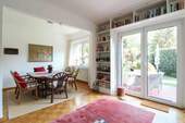 Essbereich und Zugang zur Terrasse - 