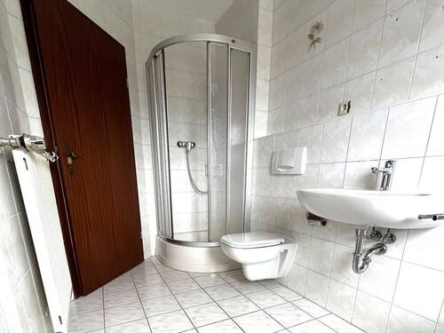 Badezimmer mit Dusche - 