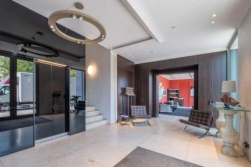 Lobby - 