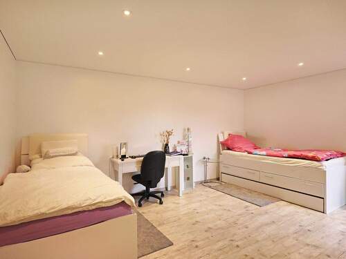 Geräumiges Schlafzimmer - 