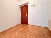 Flur - Etagenwohnung mit 54,40 m&sup2; in Leonberg zur Miete
