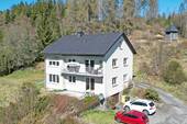 Luftbild - 8 Zimmer Mehrfamilienhaus, Wohnhaus zum Kaufen in Tettau