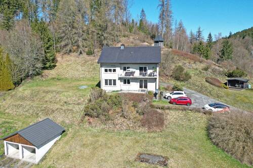 Luftbild - 8 Zimmer Mehrfamilienhaus, Wohnhaus in Tettau
