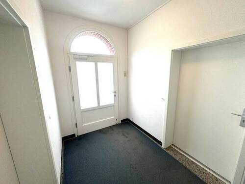 Eingang Hausflur - Büro in Oldenburg in Holstein zum Kaufen