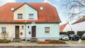 Außenansicht 2 - Ihr neues Zuhause: Doppelhaushälfte mit Garten und Platz für die Familie in Leuna