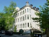Straßenansicht - Top - 2 Zi-Whg. mit Einbauküche und schönem Mietergarten!