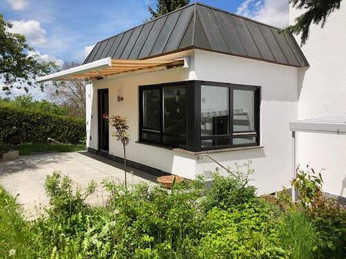 Schöne, sonnige Terrasse - Attraktives Mehrfamilienhaus mit Kamin, Garten und flexiblem Nutzungskonzept