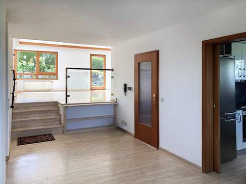 Schöner Essbereich mit Blick Richtung Wohnbereich - 6 Zimmer Mehrfamilienhaus, Wohnhaus in Leinfelden-Echterdingen