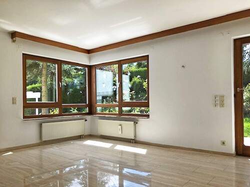 Lichtdurchfluteter Wohnbereich mit Blick in den Garten - Mehrfamilienhaus, Wohnhaus mit 186,00 m² in Leinfelden-Echterdingen zum Kaufen