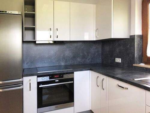 Moderne, helle Küche - 