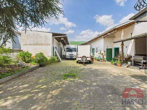 Ihr weitläufiger Hof - 