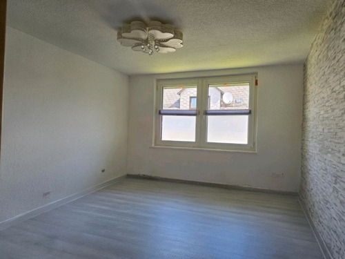 fb21e600-1bd3-42c2-8a42-2eca6e964de9 - 