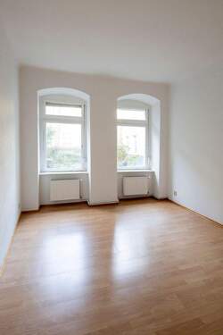 Zimmer 2 - Bezugsfreie, großzügige 2-Zimmer-Altbauwohnung im EG in Toplage Prenzlauer Bergs!