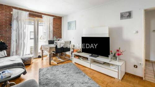 Wohnzimmer 2 - 3 Zimmer Etagenwohnung in Köln