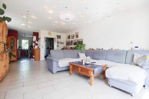 Wohnzimmer EG - Willkommen! Familienfreundliches Einfamilienhaus in Oberursel-Oberstedten mit Garten & Garage