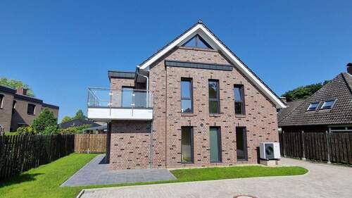 Ansicht - Frisch fertiggestellt! Effizienzhaus-40-Erdgeschosswohnung im Herzen von Bad Zwischenahn!