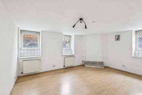 Wohnzimmer - 2 Zimmer Etagenwohnung zum Kaufen in Stuttgart