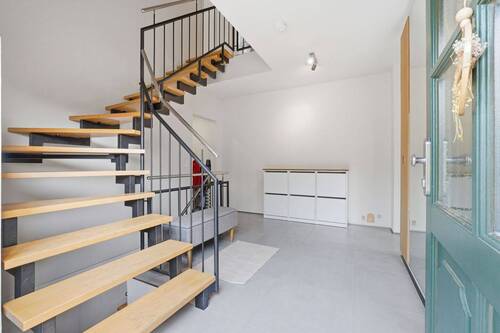 Eingangsbereich EG - 7 Zimmer Einfamilienhaus in Bonn