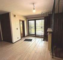 FÜR FACHHANDWERKER! Solider Bungalow mit Pfiff, insges. 200 m² Wohnfläche + ca. 50m² KG! - Niederkassel