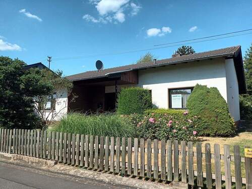 Straßenansicht - Einfamilienhaus mit 200,00 m&sup2; in Niederkassel zum Kaufen