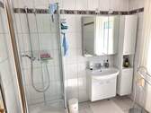 Bad mit Dusche - 