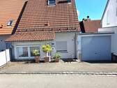 Eingangansicht - 5 Zimmer Doppelhaushälfte zum Kaufen in Altheim (Alb)