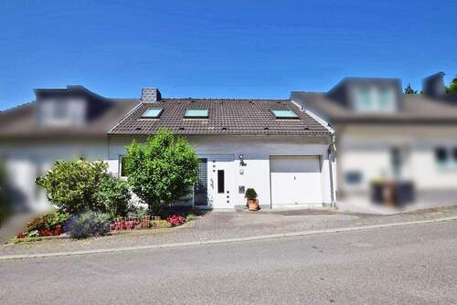Willkommen! - Einzigartiger Waldblick in grüner Lage!