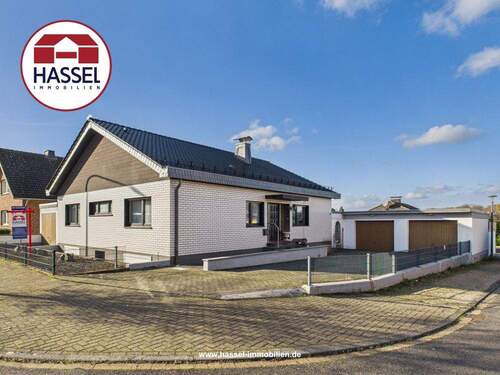 Titelbild - Rarität: Ebenerdiges Wohnen - komfortabel und zeitlos schön Ihr Bungalow in Zülpich