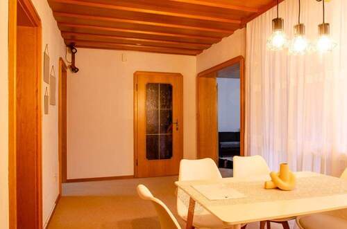 Diele mit Essplatz - 3 Zimmer Etagenwohnung zum Kaufen in Sulzbach-Rosenberg