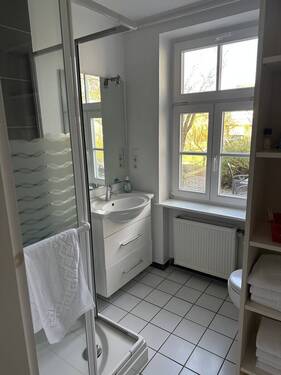 Badezimmer Nebenhaus Erdgeschoss - 