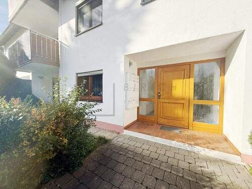 Haupteingang - Etagenwohnung mit 58,00 m² in Kirchdorf an der Iller zum Kaufen