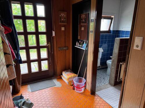 Eingangsbereich - 5 Zimmer Mehrfamilienhaus, Wohnhaus zum Kaufen in Kudensee